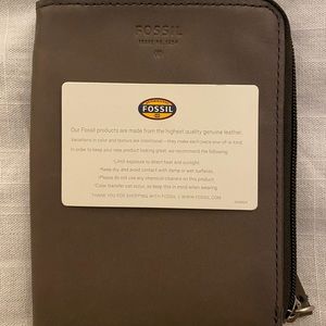 Fossil gray passport holder NEW